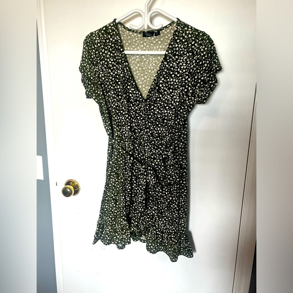 Ruffle Tee Mini Dress in Floral print green